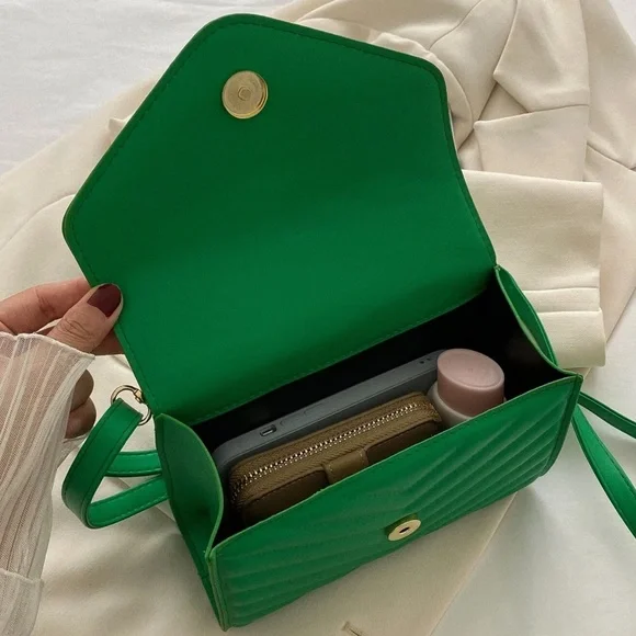 Luxe Vegan Leather Quilted Shoulder Crossbody Bag - Picture 3 of 12